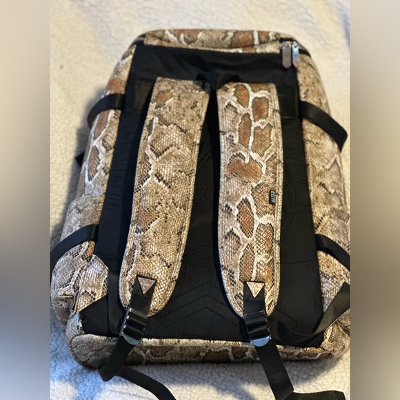 Backpack - Picture 2 of 5